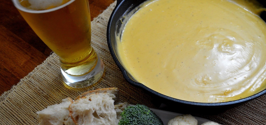 beer and cheddar fondue
