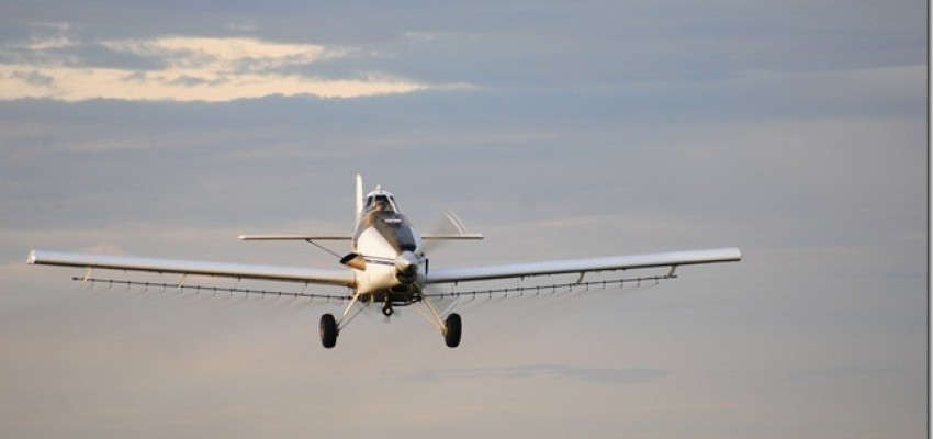 crop dusting plane