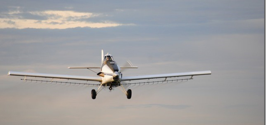 crop dusting plane crop dusting plane