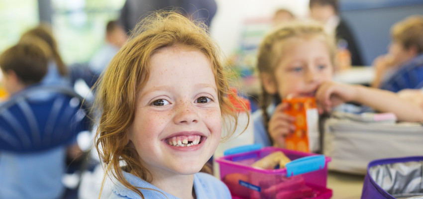 girl eating packed lunch