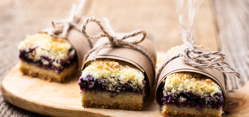 blueberry crumb bars