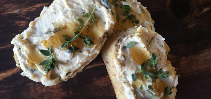 honey drizzled goat cheese crostini