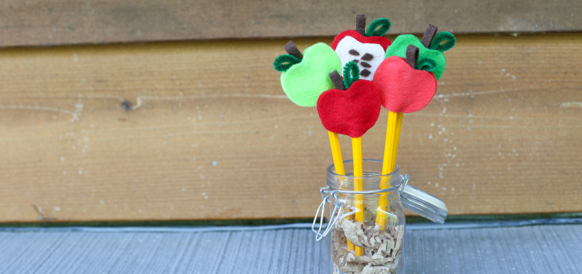 kids_craft_felt_apple_pencil_topper-11.jpg
