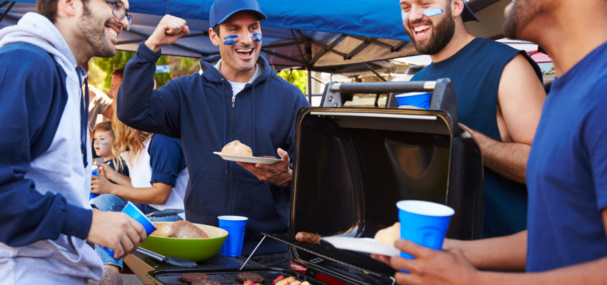 friends tailgating