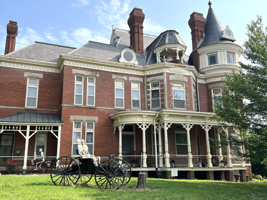 Haunted Kansas Towns: Spooky Spaces Attract Ghost Adventures | Kansas ...