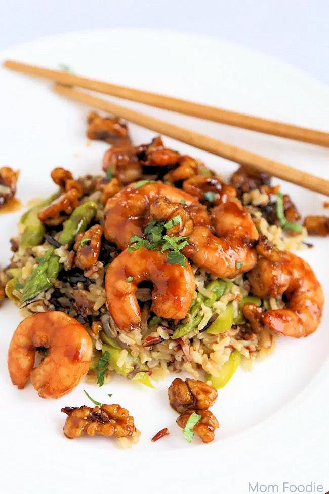 asian-lemon-honey-glazed-shrinp-with-walnuts