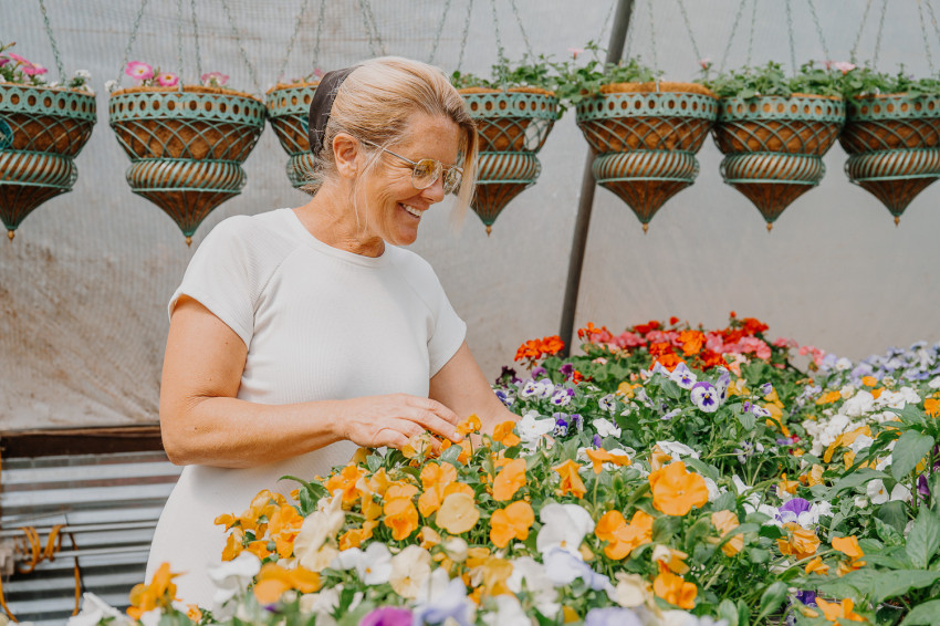 country girl flowers_greenhouse