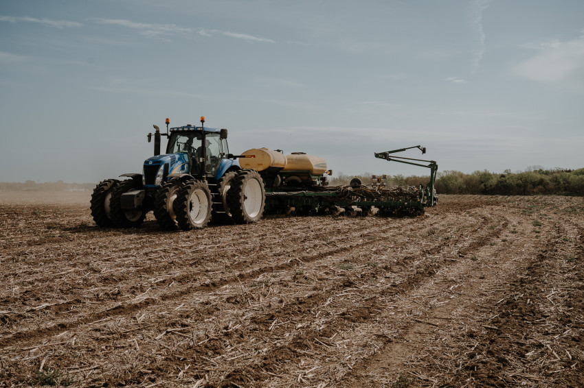 ryan johnson corn planting field