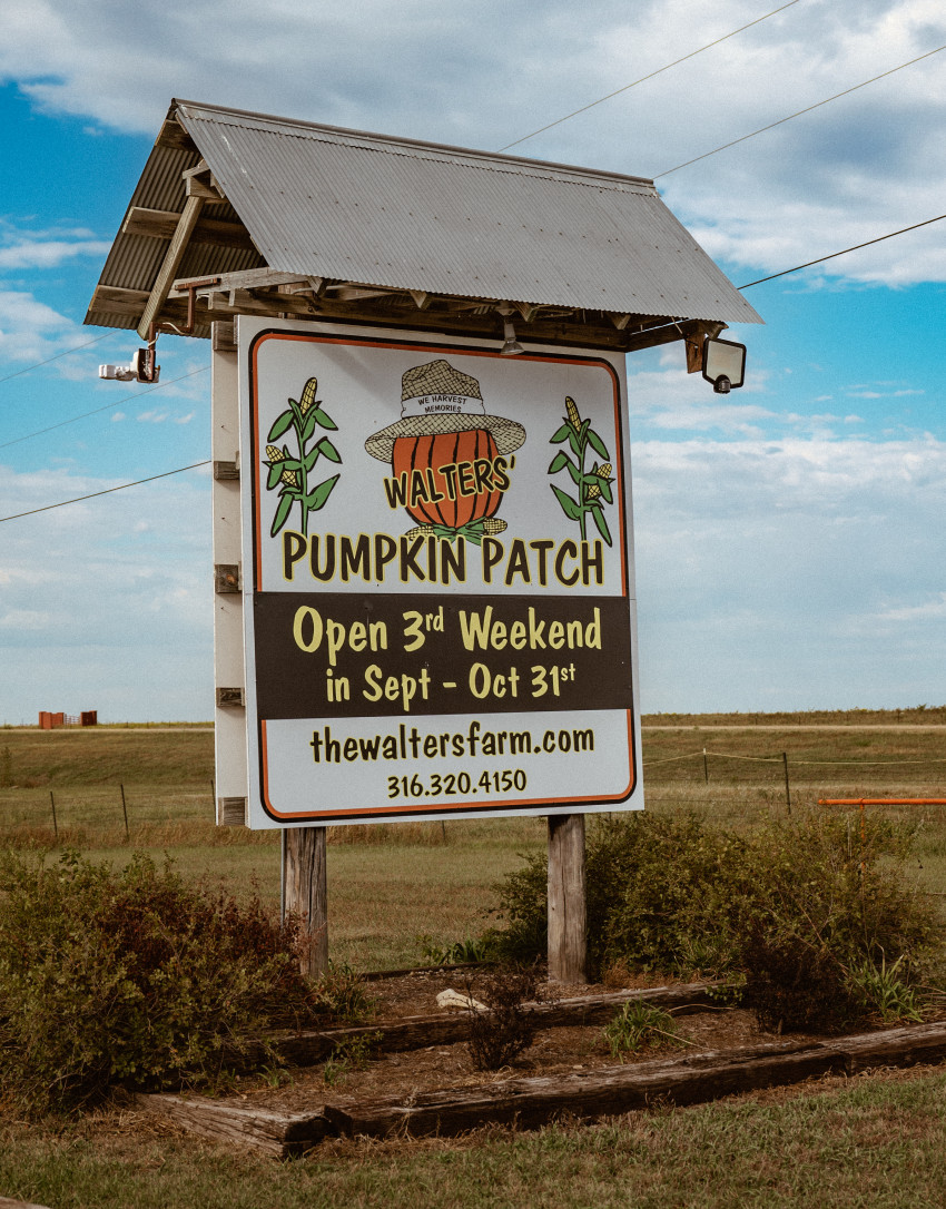 walters pumpkin patch sign