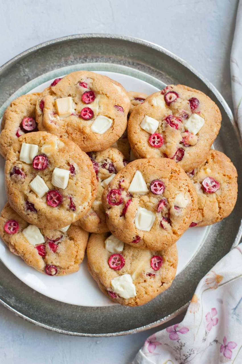 Fresh Cranberry and White Chocolate Cookies