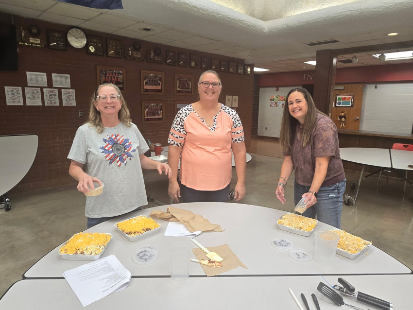 Attendees of the FCCLA and Ellsworth County Farm Bureau frozen meal workshop