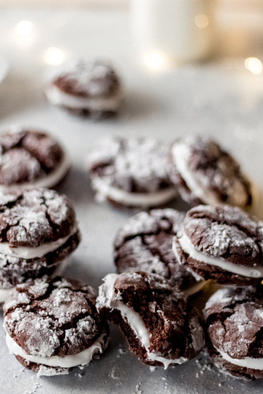 hot chocolate sandwich cookies