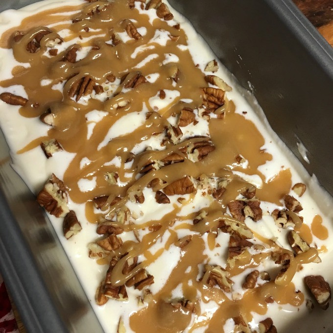 salted-caramel-ice-cream-swirl