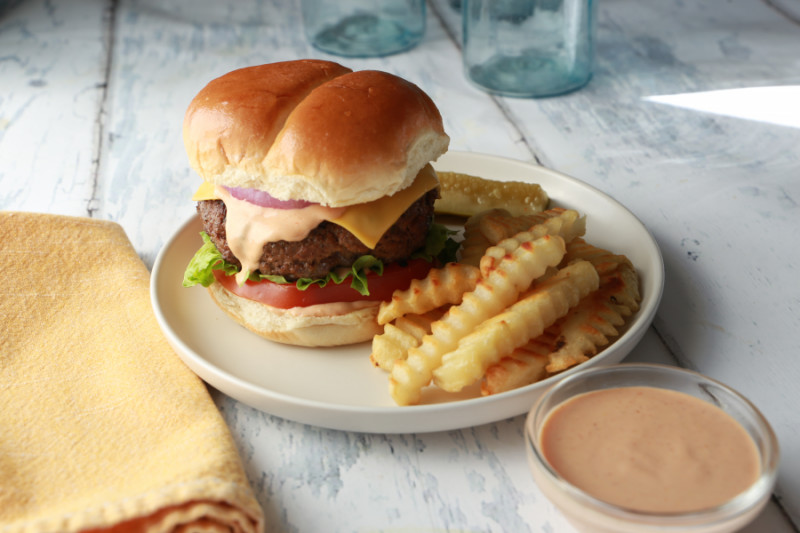 steak house cheeseburgers with smack-down fry sauce
